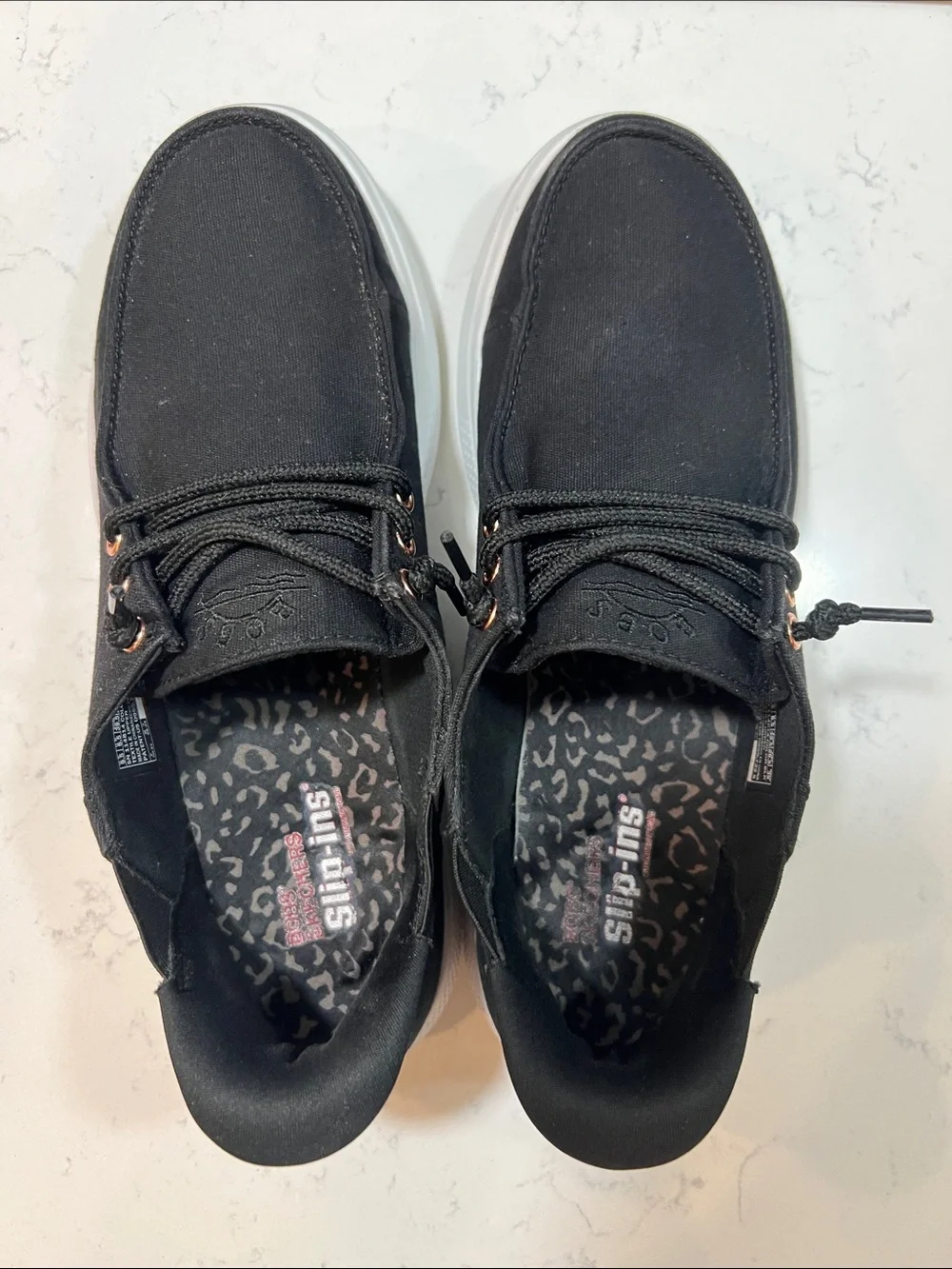 Skechers Women's Bobs Skipper Spot Twist Hands Free Slip ins size 9.5